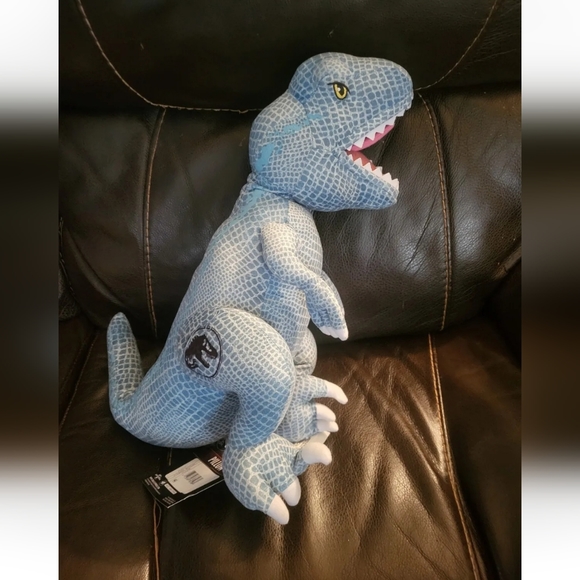 Jurassic World 2 Fallen Kingdom 20" Plush Cuddle Pillow Buddy T-Rex Dinosaur New - Picture 2 of 7